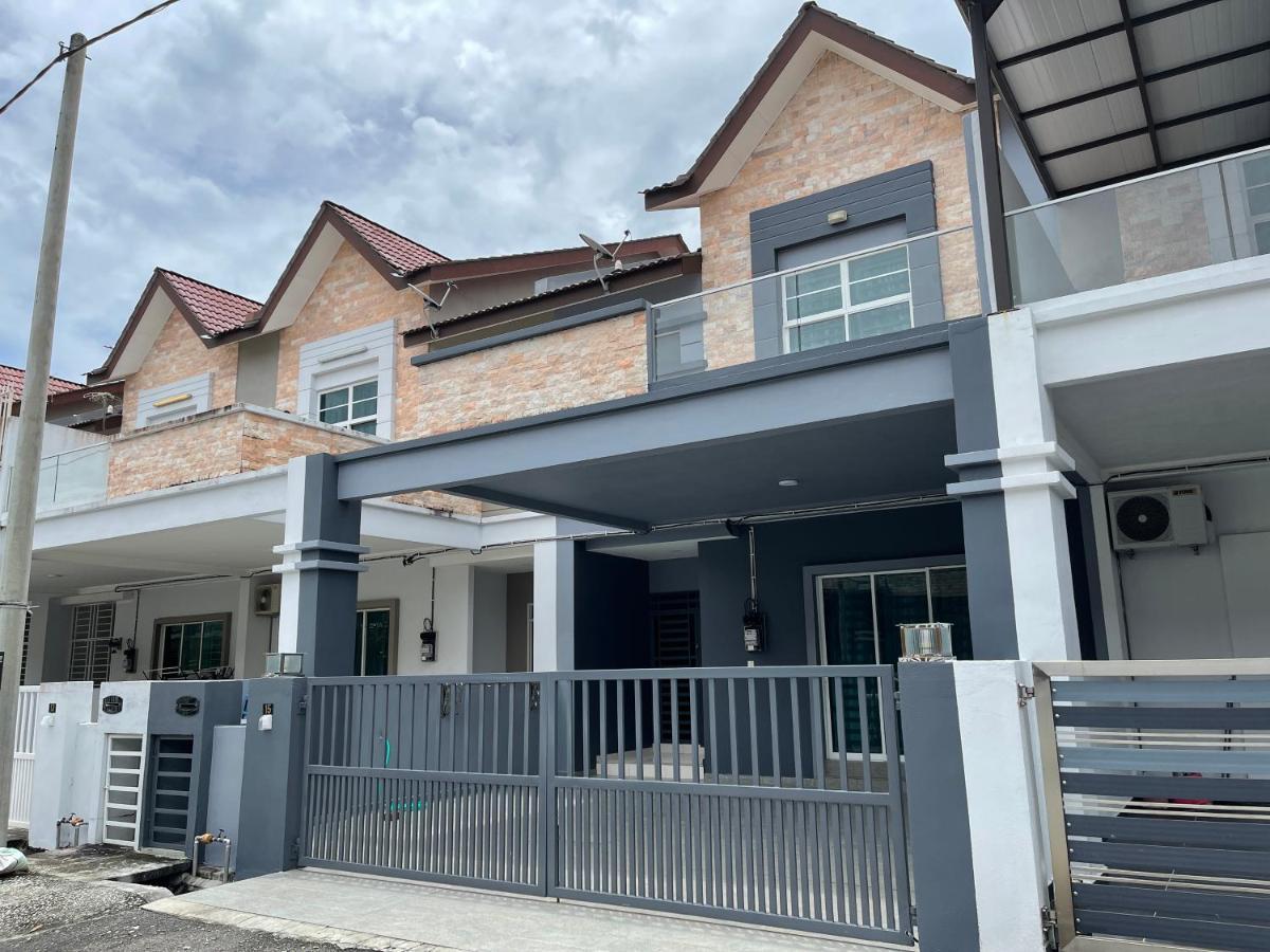 Langkawi Cozy Holiday Home At Taman Simfoni By Zervin Kuah Exterior photo